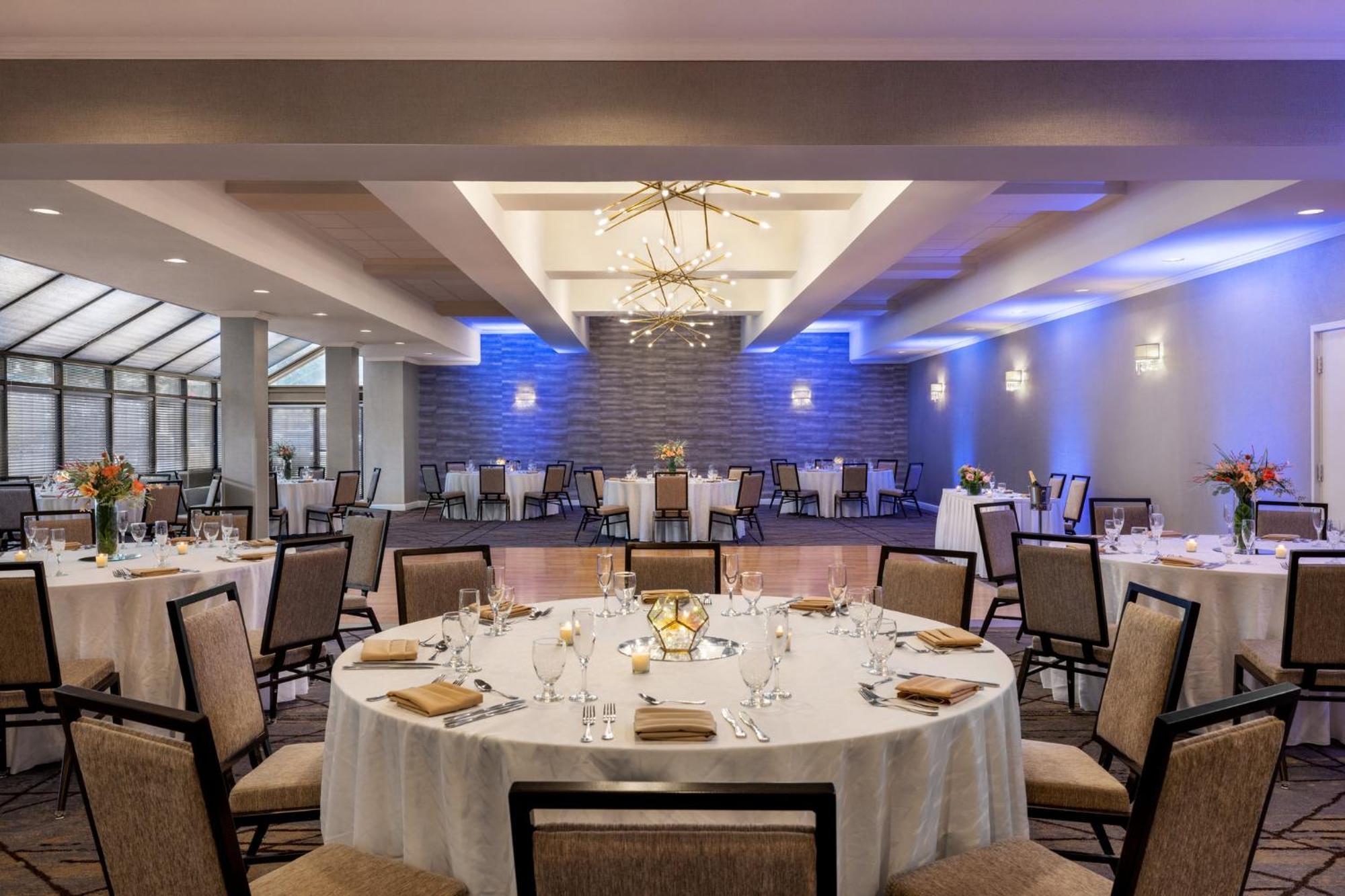Crowne Plaza Edison By Ihg Hotel Exterior foto